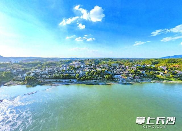 青绿笔砚入戏来｜一江碧水向东流