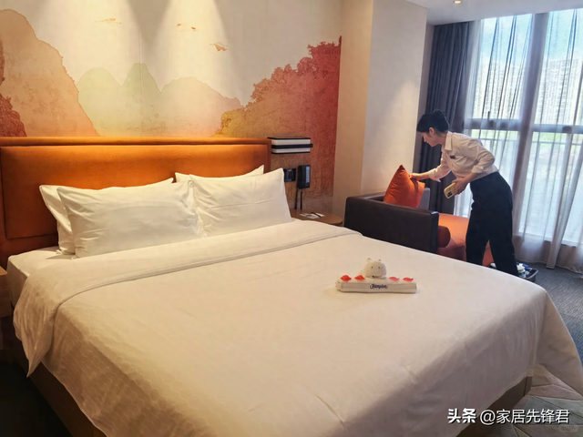 为什么现在酒店退房都不再“查房”了？内部员工说出实情：明白了