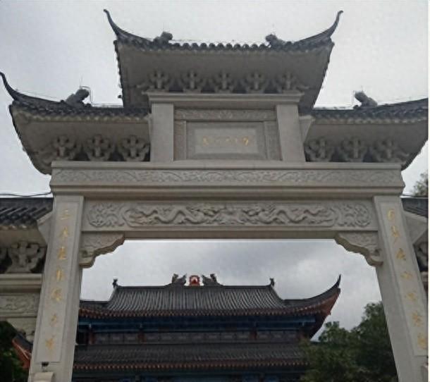 罗浮一览律途宽，登高望远业更勤