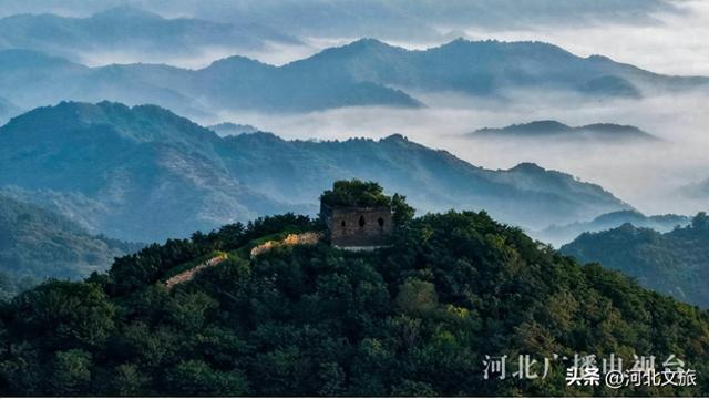 唐山遵化：云雾长城晨景如画