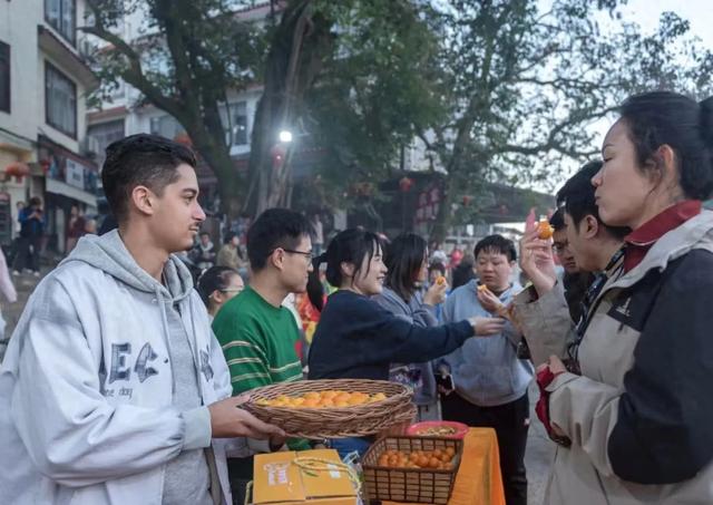 金龙巡游映夜江 金桔飘香启新程 | 阳朔金龙巡游暨金桔礼遇专场活动举行