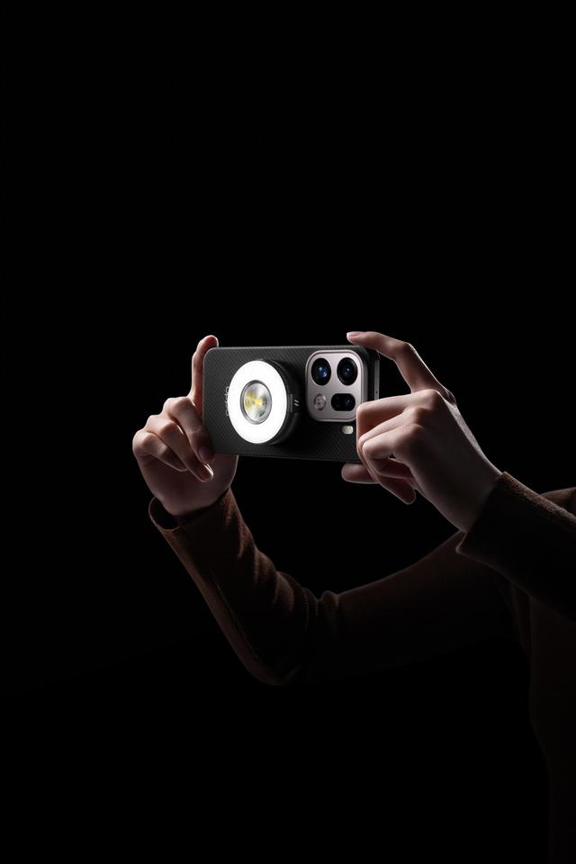 全焦段CCD闪光人像来袭！OPPO Find X9全系升级「夜景人像神器」
