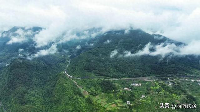 我的铁路风景丨时光与山河的辙印
