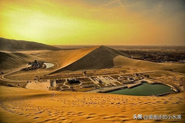 鸣沙山：会唱歌的沙漠奇观