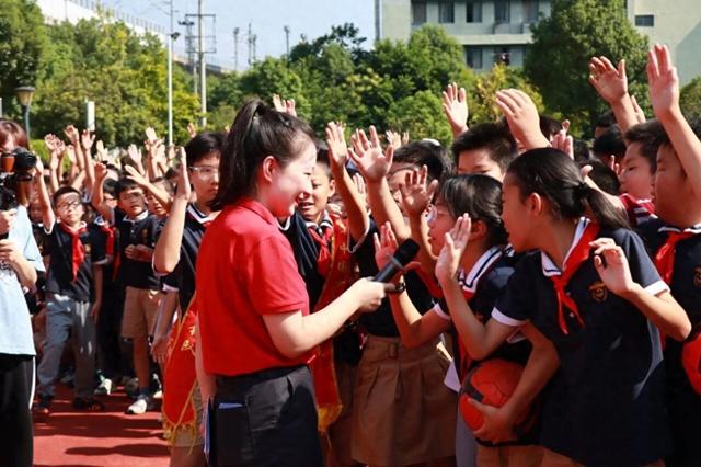 温州科技馆科普列车驶入龙湾区第二实验小学