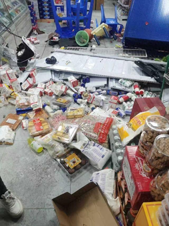 男子遭殴打后持刀刺死两打人者，一审被判死刑，法院：带有明显泄愤动机