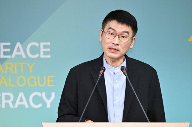 民进党下最后通牒：不许任何人出席93阅兵，国民党迎来天赐良机？