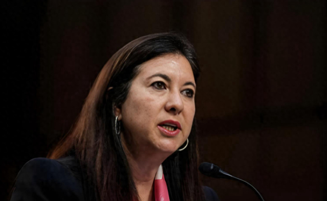 美联储又爆丑闻！高官噤声期交易个股，辞职后特朗普火速补位