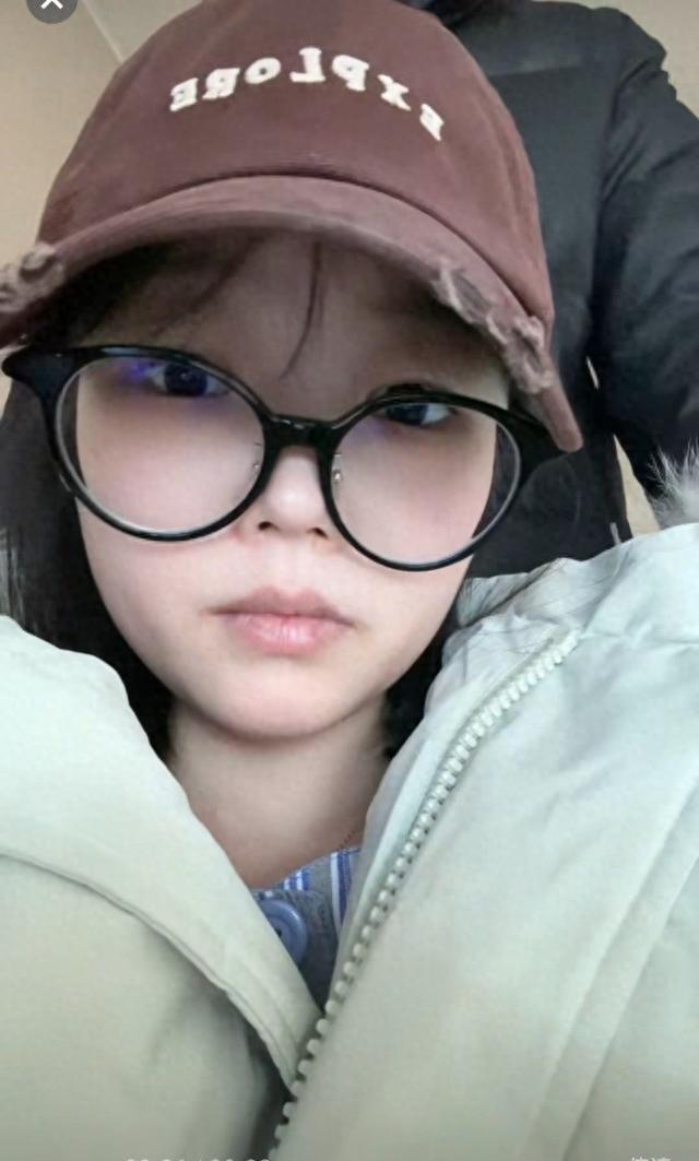23岁抗癌女孩“夏夏”去世，自己制遗照写遗言，确诊后被父母放弃