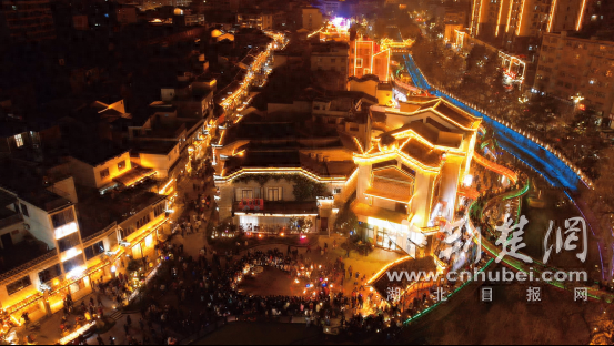 十堰市郧西县七夕天街点亮新“夜”态