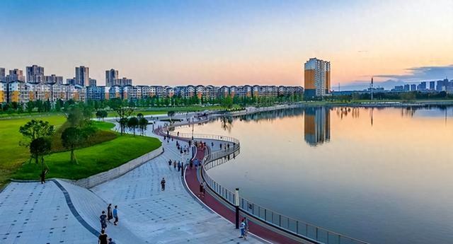 崇州经济发展迅速，景区魅力引人期待