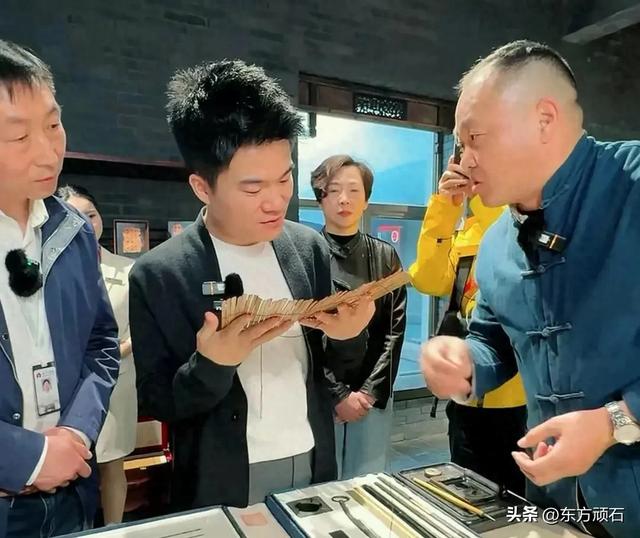 董宇辉和沈巍不同气质的文旅直播表达出一种时代文化困境的镜像。