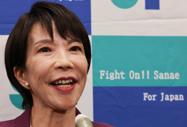 高市还没服软，美国又开第二枪，上亿军火将抵台	，解放军已进台海