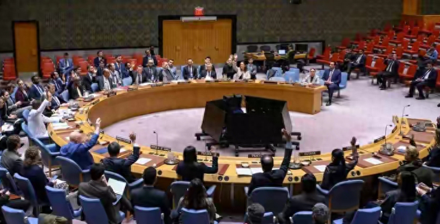 14票赞成，中方弃权	，安理会最终通过决议，解除对叙利亚总统制裁