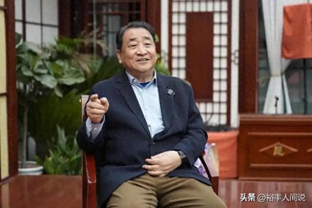 姜昆一方回应！辟谣在美国过圣诞节，视频为拼接，人在国内录节目