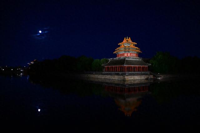 穿越古今共赴团圆！“超级月亮”和古建浪漫同框