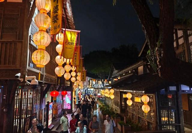 2025国庆旅游大数据：十大热门城市出炉，三个趋势正改变旅行方式