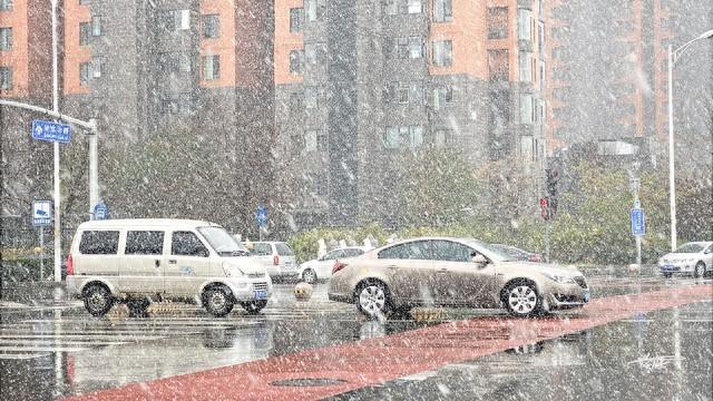 北京初雪：银装素裹中的城市记忆