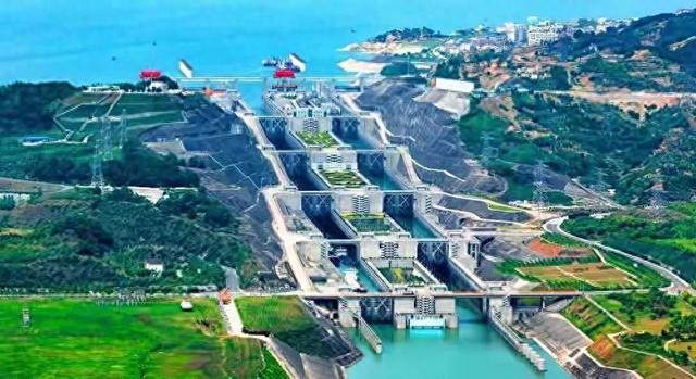 三峡大坝 “账本” 曝光：运行了 20 余年，2500 亿投入如今回本了吗？