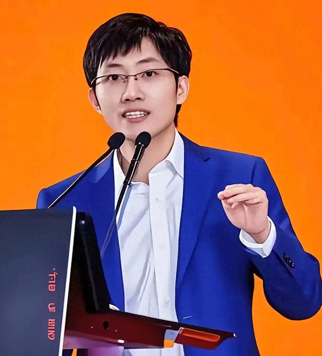 DeepSeek梁文锋：当大模型一头扎进钱眼里 谁来守护创新的火种？