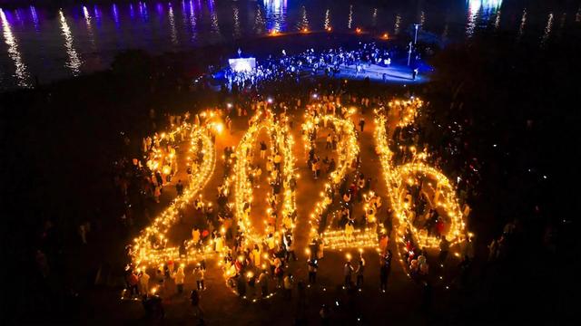 千人火把燃情跨年！来青春东洲岛解锁2026新年狂欢新体验