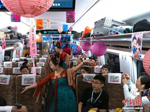 西安铁路局“高铁流动博物馆”七夕主题文化活动启动
