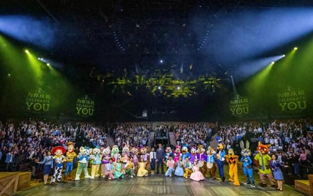 上海迪士尼举办年度庆典致谢演职人员，与“魔法守护者”共启童话新篇章