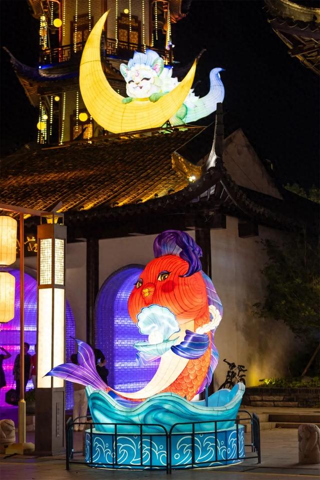 【欢度双节•盛世明月照江南】2025海峡两岸（昆山）中秋灯会周庄灯区亮灯 三大主题灯区点亮千年水乡