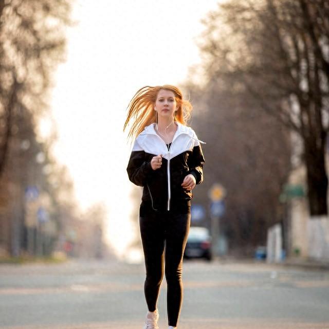 中老年冬跑不感冒的秘密？协和专家：就5个动作	，比穿棉袄管用！