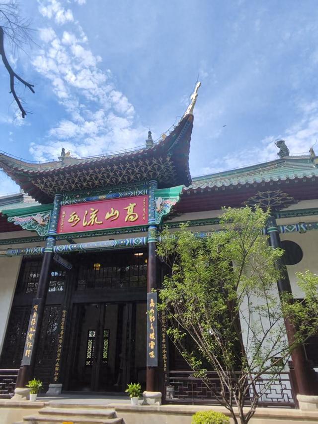 全国游客暑期打卡古琴台：知音文化在这里具象化了