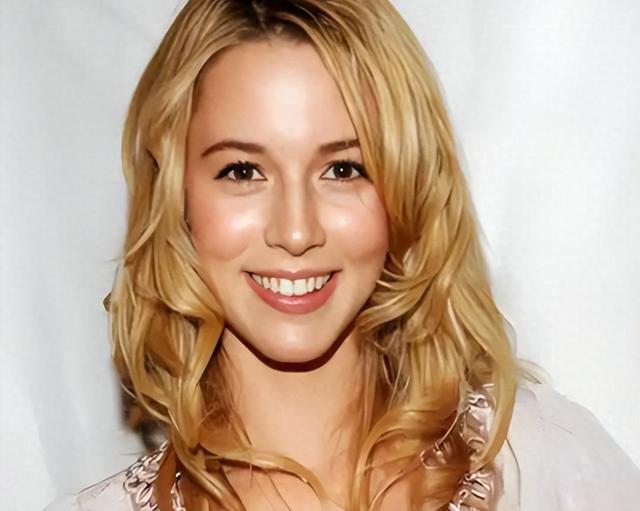 以色列美女来中国旅游，回国时机场叹息：难怪以色列比不过中国！