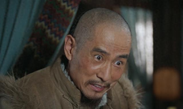 同样饰演父亲，《大生意人》中54岁成泰燊和56岁黄志忠有何不同？