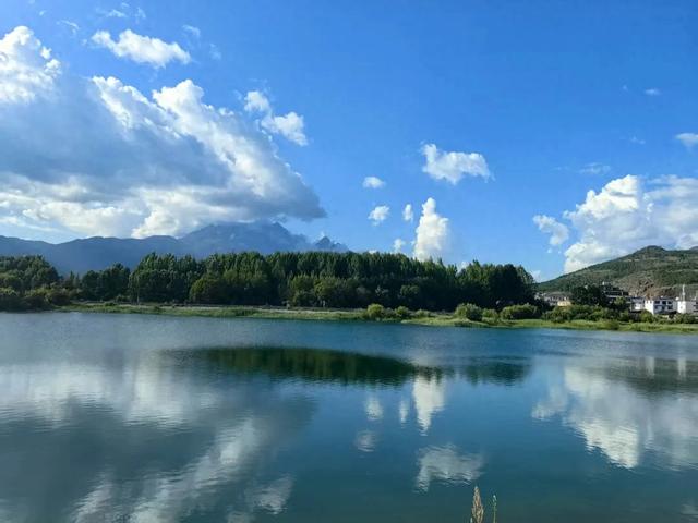 丽江清溪水库！不是景点，却藏着20℃的诗意秘境