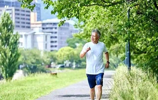 “经常运动”是错的？医生直言：过了60岁！尽量保持4个锻炼习惯