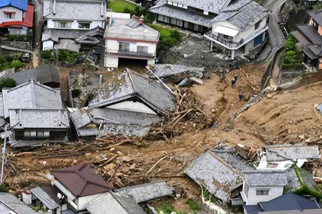 不到72小时，日本遭受6个噩耗，东京乱成一团，高市彻底没戏了