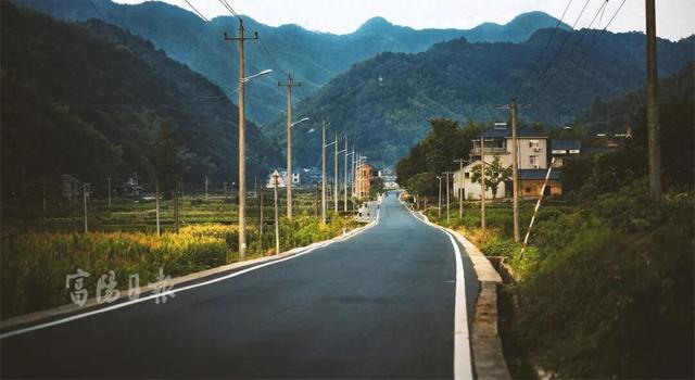 绝了！富阳这条公路，颜值爆表！是时候出动了！