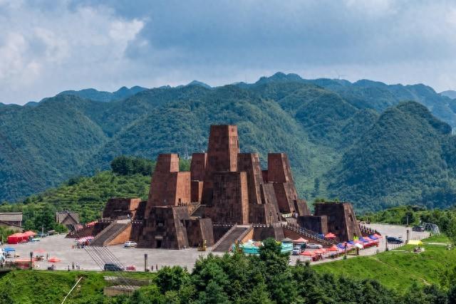 彝族的历史与文化长卷