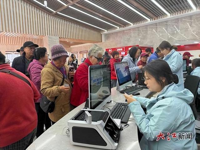 南昌梅岭云端索道正式开通 学生、军人及老年人等均可享票价优惠