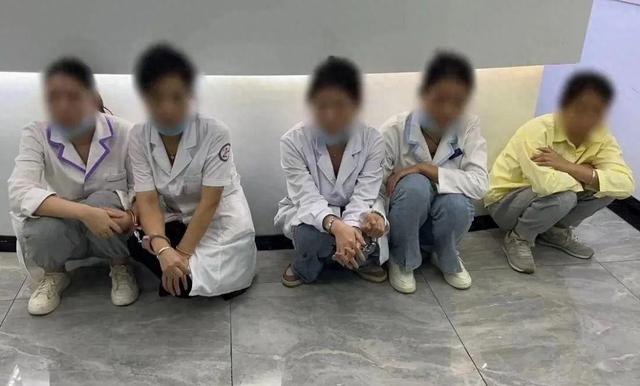 美容店逃脱攻略（惊爆免费美容变抓捕行动）