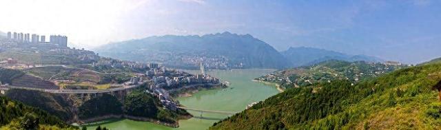 夏日巴东：峡江画城 诗意栖居