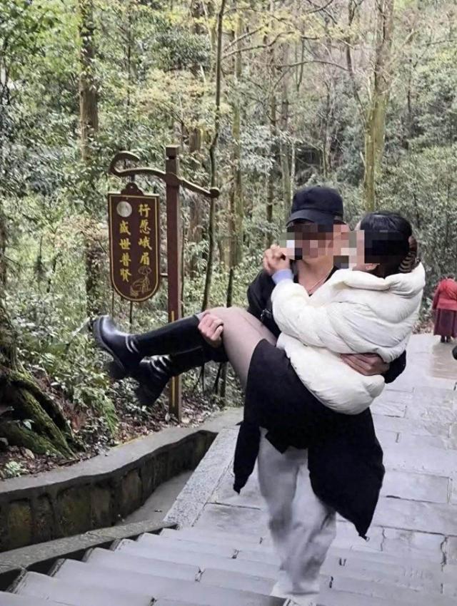 “陪爬”兴起，服务边界不能模糊