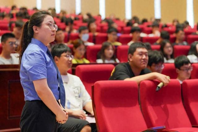 冒险色情攻略的游戏（点我主页）