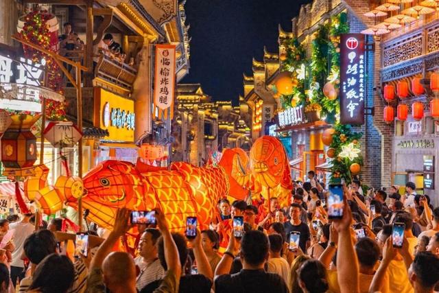 中国文化报｜“趣”上饶 晒个秋