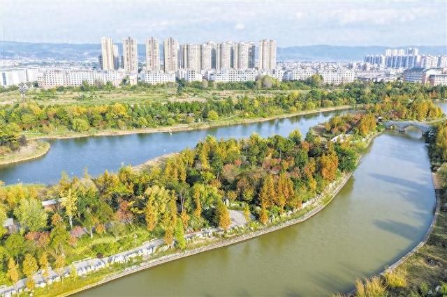 色彩斑斓 秋景如画