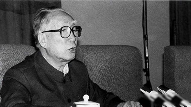 薄一波的两位亲家身份曝光！一位少将一位副国级	，都是传奇人物