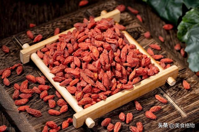 枸杞搭配生姜	，作用太厉害了，老公才吃3天直说好，赶快收藏