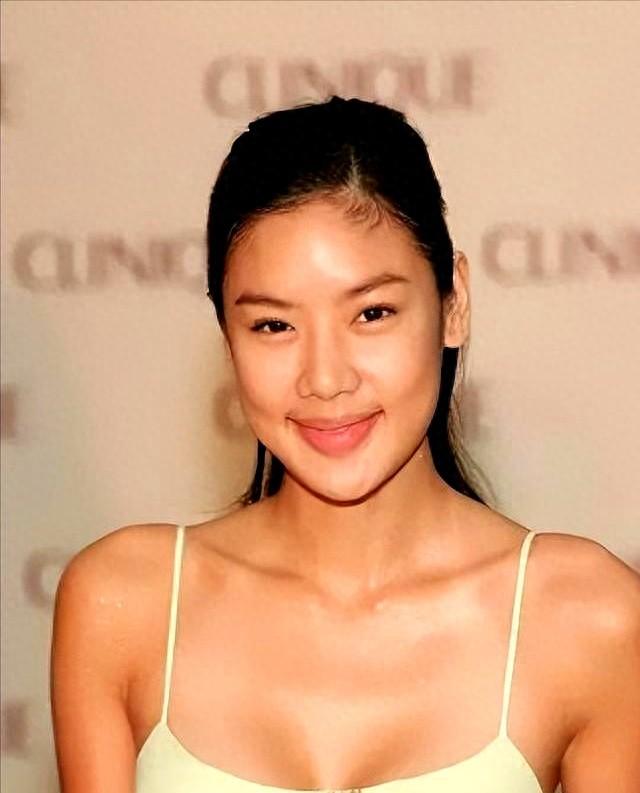 宁可嫁破产老头，也不与黎明白头到老，44岁生活悲惨的她后悔吗？