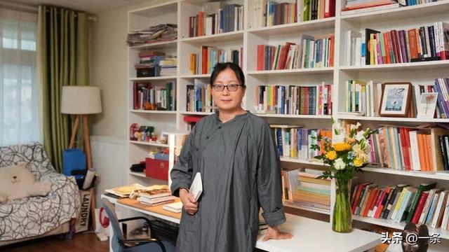 她把风靡全球的神作引入中国，被总统授予骑士勋章，好评如潮