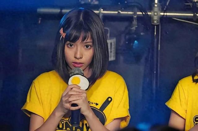 饭圈女孩硬刚AI：别碰我的偶像！