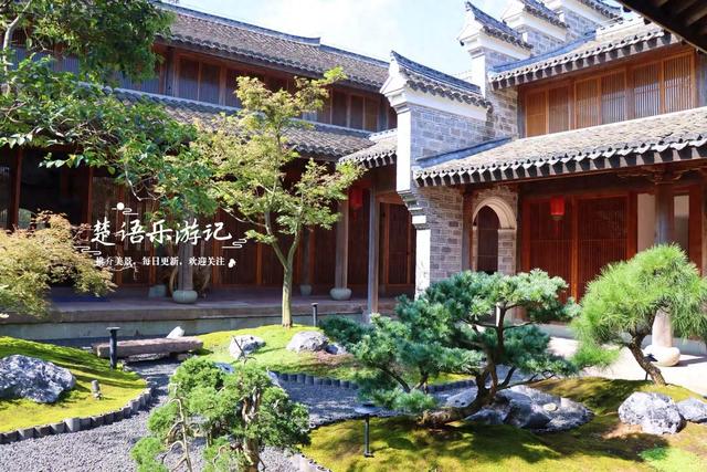 浙江宁波这座寺院得名“饭佛”，居于海岛但景色不错，适合周末游